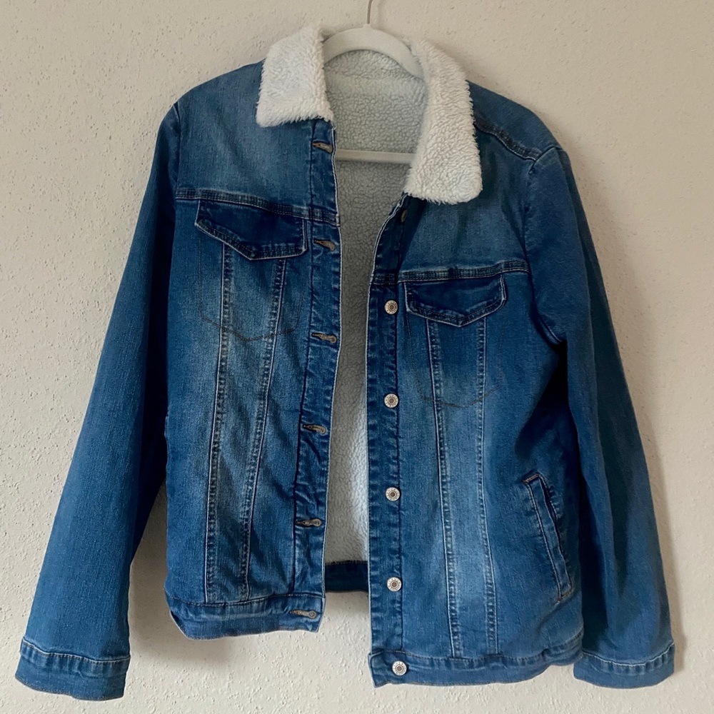 Denim jacket with Sherpa collar